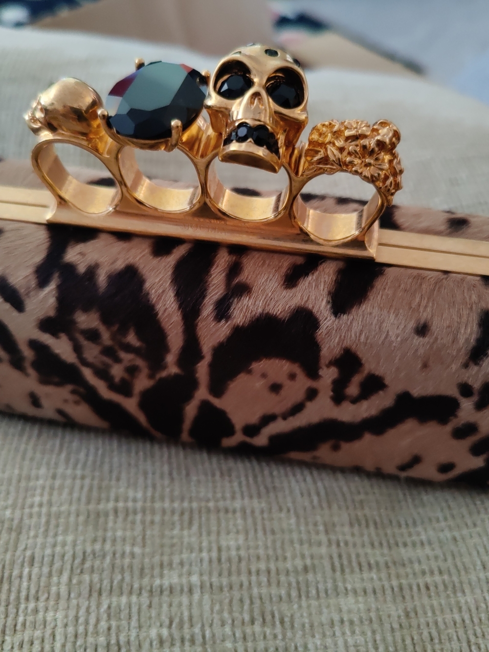 (Vintage 2013) Alexander McQueen Knuckle Box Clutch Pony Hair - Picture 3 of 14